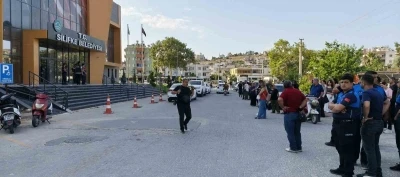 Mersin&rsquo;in Silifke Belediyesi&rsquo;ne operasyon: Başkan dahil &ccedil;ok sayıda isme g&ouml;zaltı
