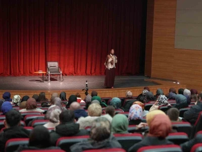 Merve G&uuml;lcemal D&uuml;zcelilerle buluştu
