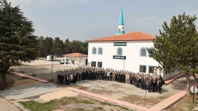 Merzifon 5’inci Ana Jet Üssü’nde inşa edilen Mehmetçik Camii ibadete açıldı
