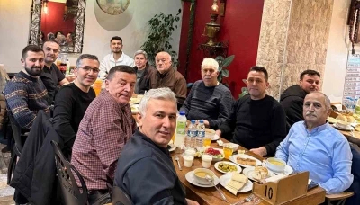 Mesai arkadaşlarından 40 yıllık sağlık emek&ccedil;isine vefa gecesi
