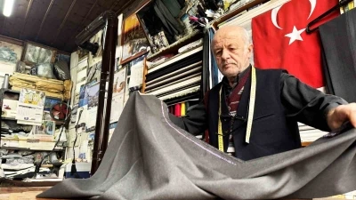 Mesleğinde yarım asrı geride bırakan terzi tarihi kentte zamana direniyor
