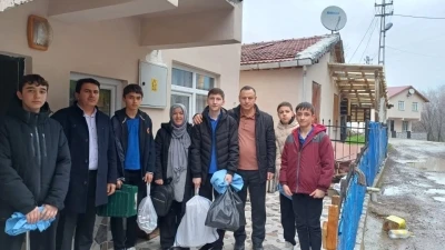Meslek lisesi &ouml;ğrencilerinden g&ouml;n&uuml;llere dokunan davranış
