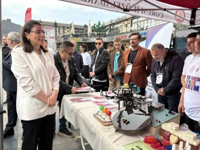 Meslek lisesi &ouml;ğrencilerinin projeleri g&ouml;r&uuml;c&uuml;ye &ccedil;ıktı
