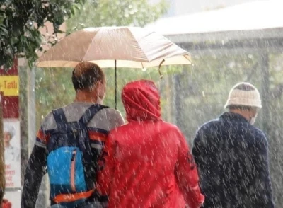 Meteoroloji&rsquo;den Aydın&rsquo;da g&ouml;k g&uuml;r&uuml;lt&uuml;l&uuml; sağanak yağış uyarısı
