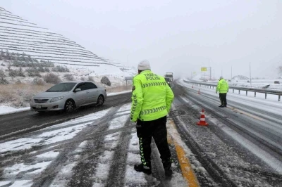 Meteoroloji&rsquo;den buzlanma ve &ccedil;ığ uyarısı
