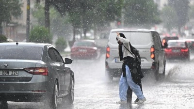 Meteoroloji haritayı g&uuml;ncelledi: Sağanak ve fırtına bir&ccedil;ok ili vuracak