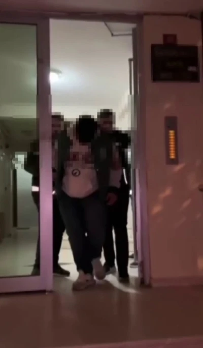 Metroda oyuncak tüfekle video çeken genç gözaltına alındı
