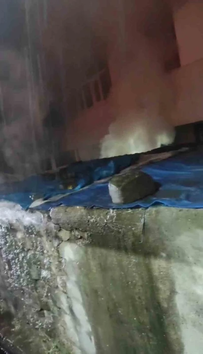 Metruk binada çıkan yangın söndürüldü
