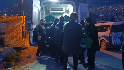 Metruk binada erkek cesedi bulundu
