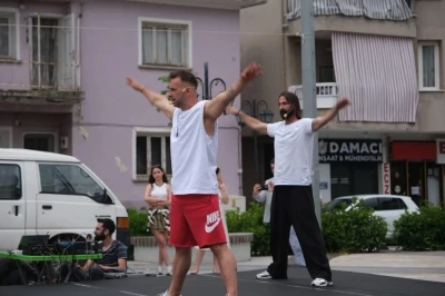 Meydanda spor ve m&uuml;zik coşkusu
