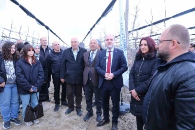 Meyve ağa&ccedil;larında doğru budama y&ouml;ntemleri &ouml;ğretildi
