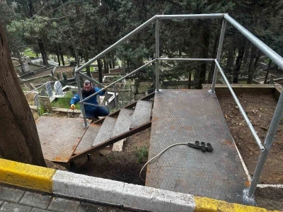 Mezarlıklarda erişim ve g&uuml;venlik artırılıyor
