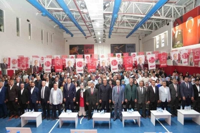 MHP&rsquo;de il&ccedil;e kongreleri devam ediyor; Pasinler&rsquo;de Erkan Yağar g&uuml;ven tazeledi
