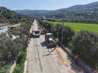 Milas Kemikler Mahallesi i&ccedil;me suyu hattı kamusal alana taşınıyor
