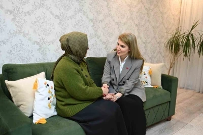 Milletvekili &Ouml;lmeztoprak&rsquo;tan Nur &ouml;ğretmene &rsquo;ge&ccedil;miş olsun&rsquo; ziyareti
