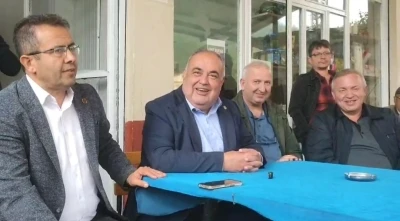 Milletvekilinin &quot;Aldatmaz&quot; cevabı köylüleri güldürdü
