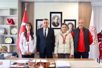 Milli boks&ouml;rlerden İl M&uuml;d&uuml;r&uuml; Dorul&rsquo;a ziyaret
