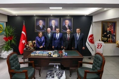 Milli Eğitim Bakanı Yusuf Tekin, TBMM İdari Amiri Sermet Atay ve Fatma Şahin ile Birlikte MHP Gaziantep İl Başkanlığını Ziyaret Etti