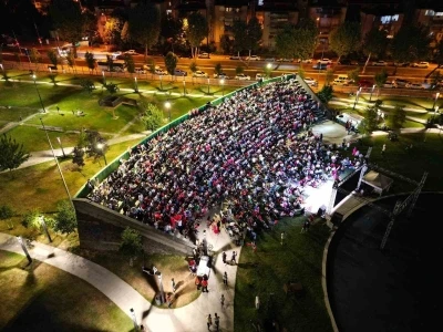 Milli heyecan iki noktada yaşanacak: B&uuml;y&uuml;kşehir&rsquo;den iki dev ekran
