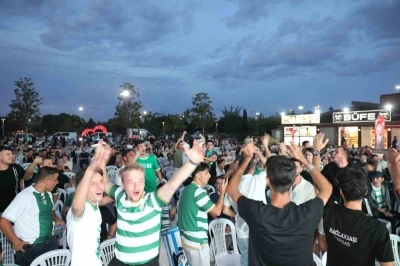 Milli heyecan ve Bursaspor maçı dev ekrana yansıdı
