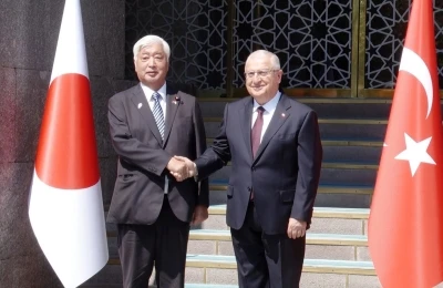 Milli Savunma Bakanı Güler, Japonya Savunma Bakanı Gen Nakatani ile bir araya geldi
