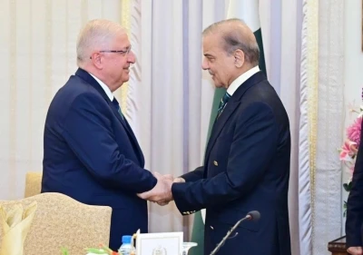 Milli Savunma Bakanı Güler, Pakistan Başbakanı Şerif ile görüştü

