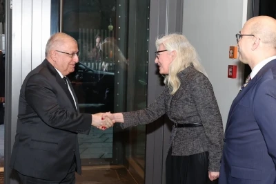 Milli Savunma Bakanı G&uuml;ler, T&uuml;rkiye&rsquo;nin Berlin B&uuml;y&uuml;kel&ccedil;iliği&rsquo;ni ziyaret etti
