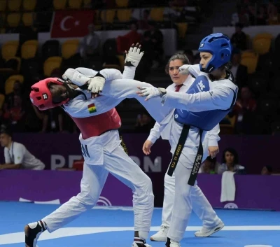 Milli taekwondocu Cansu Şeyhoğlu d&uuml;nya ikincisi
