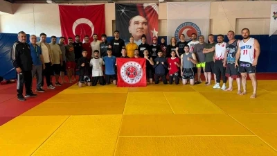Milli Takım Teknik Direkt&ouml;r&uuml; Cing&ouml;z: "T&uuml;rk bayrağını d&uuml;nyanın zirvesine dikeceğiz"
