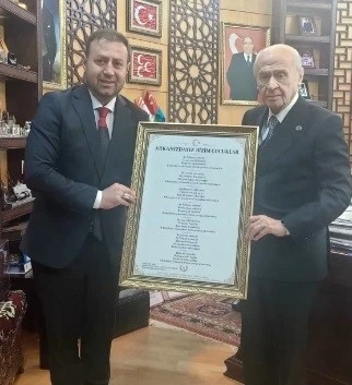 Milli takıma milli eser; MHP Lideri Devlet Bah&ccedil;eli&rsquo;nin isteğiyle hazırlandı
