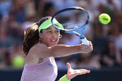 Milli tenis&ccedil;i Zeynep S&ouml;nmez, Avustralya A&ccedil;ık&rsquo;ta 2. tura y&uuml;kseldi
