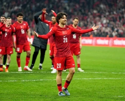 Millilerde galibiyet &uuml;&ccedil;l&uuml;s&uuml; Ferdi Kadıoğlu ve Arda G&uuml;ler&rsquo;den
