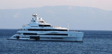 Milyarderlerin l&uuml;ks yatları Bodrum koylarında: "Blue ve Mar yatları g&ouml;vde g&ouml;sterisi yaptı"
