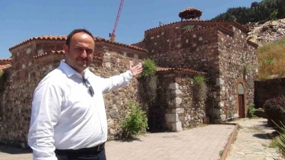 Milyonlar harcandı, tarihi hamam yeniden &ccedil;&uuml;r&uuml;meye terk edildi
