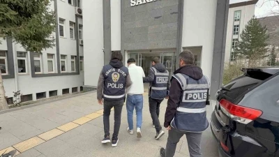 Milyonluk vurgun yaptı, şehir şehir ka&ccedil;arken yakayı Ankara&rsquo;da ele verdi
