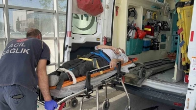 Minibüs yaya çarptı: 1 yaralı
