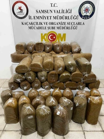 Minibüste 290 kilogram kaçak tütün ele geçirildi
