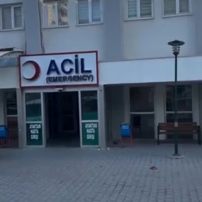 Minib&uuml;s&uuml;n &ccedil;arptığı &ccedil;ocuk yaralandı
