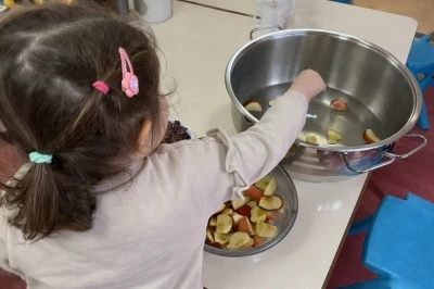 &rsquo;Minik Eller&rsquo; şerbet hazırladı
