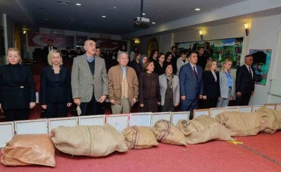 Minik GKV&rsquo;lilerin &rsquo;Analar ve Vatan&rsquo; G&ouml;sterisi Gururlandırdı