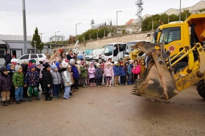 Minik &ouml;ğrenciler Bilecik Belediyesi At&ouml;lye Birimi&rsquo;ni gezdi
