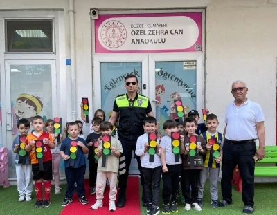 Minik &ouml;ğrenciler eğlenerek &ouml;ğreniyor
