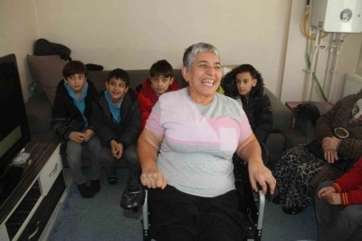 Minik &ouml;ğrenciler engelli vatandaşın hayalini ger&ccedil;ekleştirdi