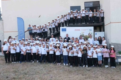 Minik &ouml;ğrenciler fide dikerek doğa bilinci kazandı
