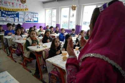 Minik &ouml;ğrenciler ilk kez "tekne orucu" tutmanın sevincini yaşadı
