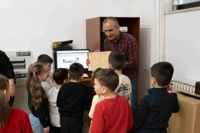 Minik &ouml;ğrenciler K&uuml;t&uuml;phane Haftası&rsquo;nda kitaplarla buluştu
