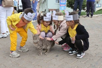 Minik öğrencilerden Hayvan Bakımevine ziyaret
