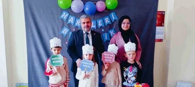 Minik &ouml;ğrencilerin harfleri bitirme sevinci
