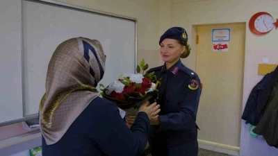 Minik Sırma büyüdü teğmen oldu: Bayburt jandarmadan duygulandıran ’Öğretmenler Günü’ mesajı
