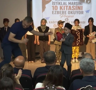 Minik Tuna&rsquo;nın bayrak m&uuml;cadelesine babasından duygusal dokunuş
